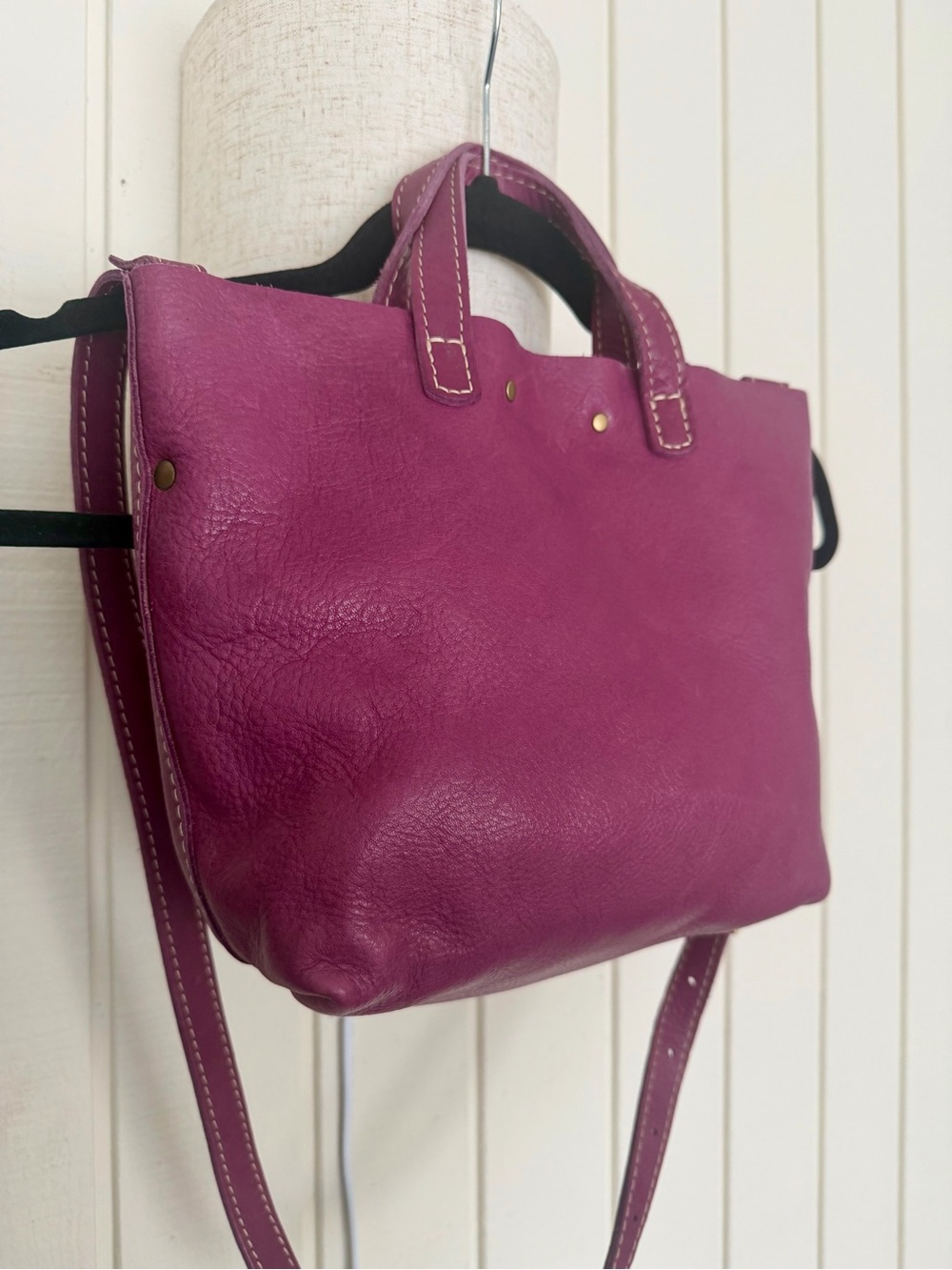 NWT Portland Leather Goods Crossbody Snap Tote - Vibrant Berry Pink Magenta - Picture 4 of 11